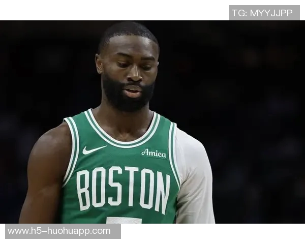 杰伦布朗本赛季追平上赛季单场35得分次数展现出色状态